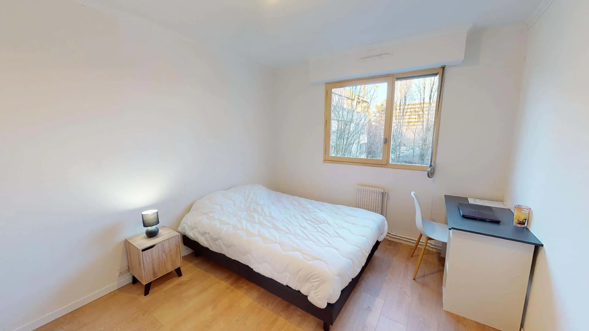 Habitación estudiantil económica cerca del campus en 