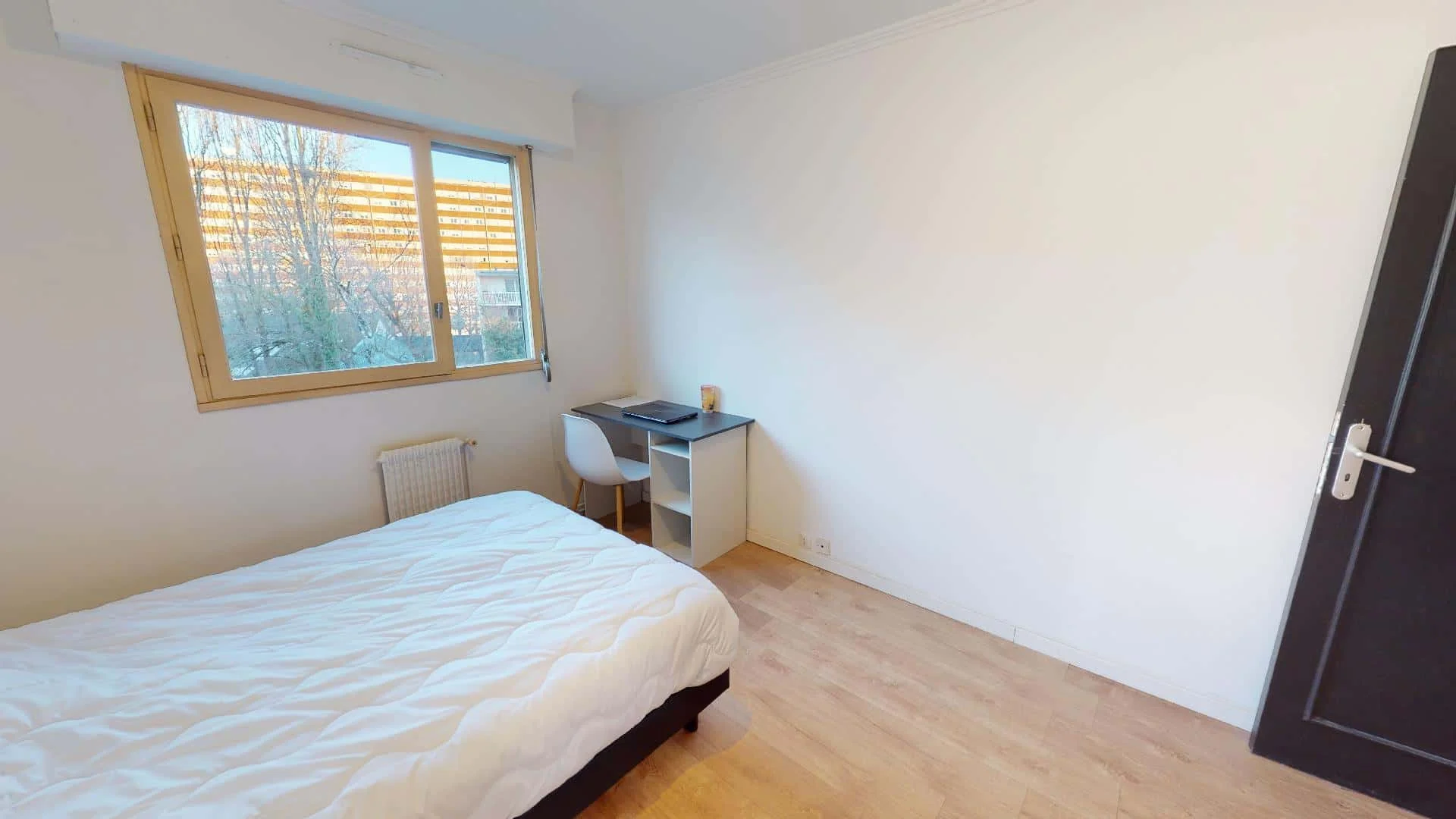 Habitación en apartamento estudiantil en alquiler en , completamente amueblado