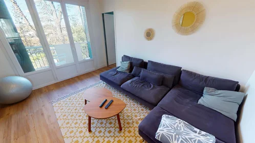Quarto privado em 1 Parc des Charmettes, 33700 Mérignac, France, imagem 16 de 17
