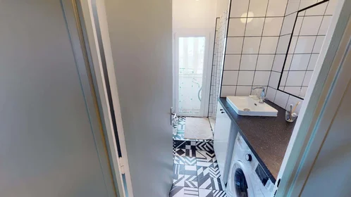 Quarto privado em 1 Parc des Charmettes, 33700 Mérignac, France, imagem 3 de 17