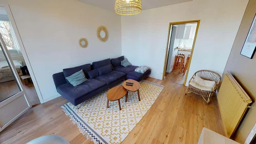 Quarto privado em 1 Parc des Charmettes, 33700 Mérignac, France, imagem 6 de 17