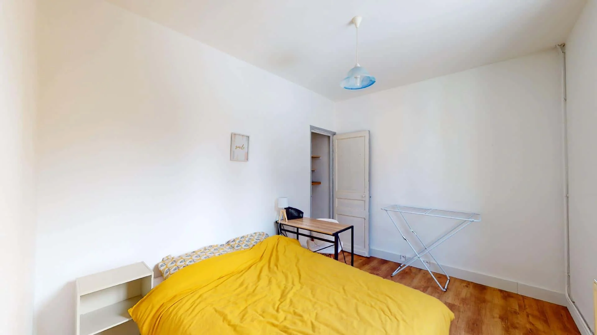 Cozy room for students available in