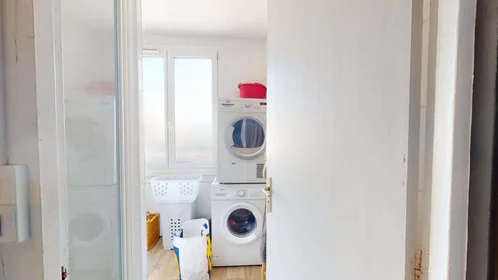 Chambre privée à 83 Rue Lafayette, 76100 Rouen, France, image 12 de 15