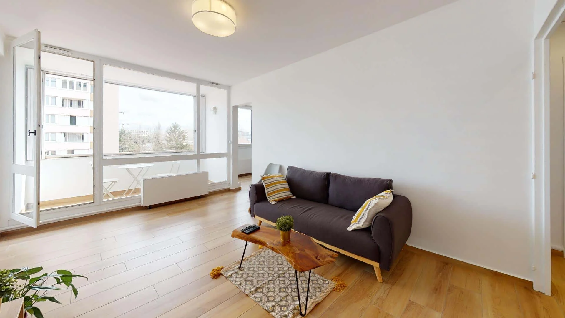 Student-friendly room in with modern amenities