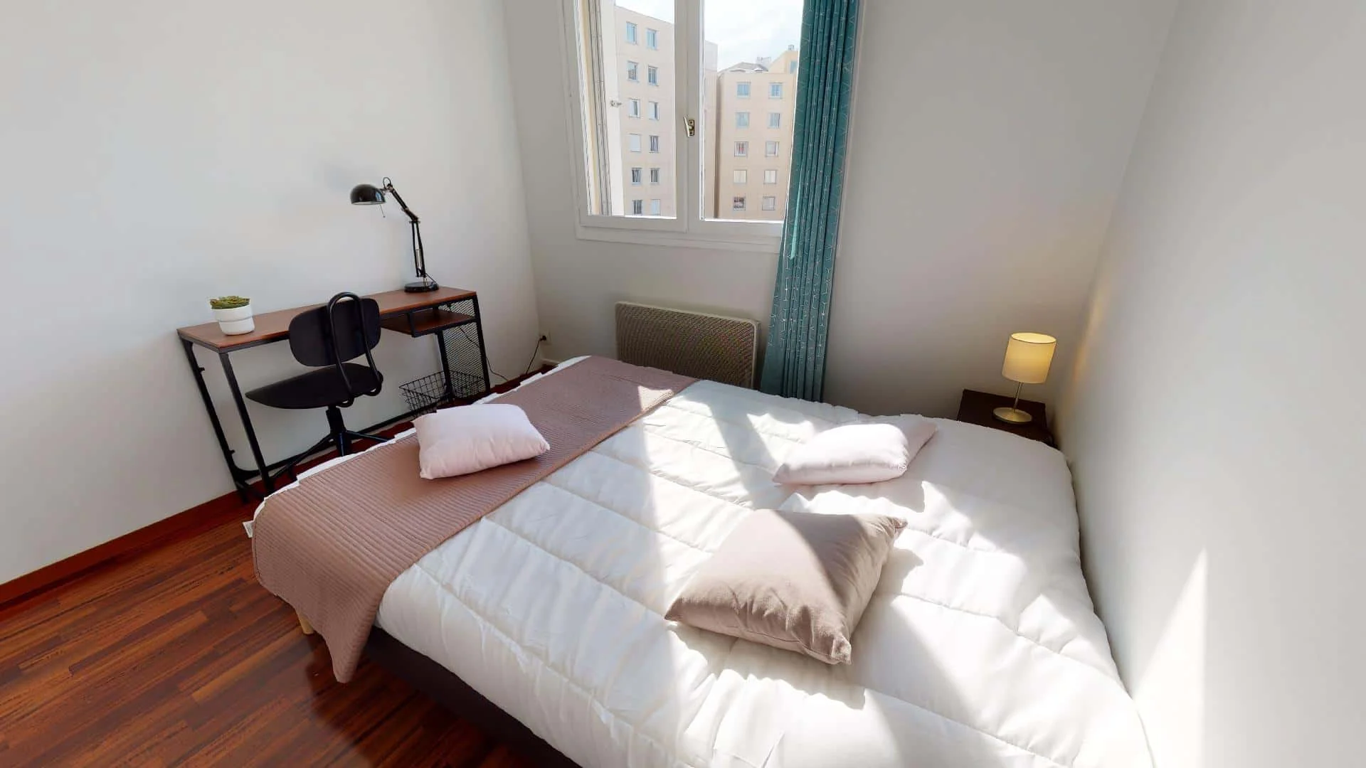 Economical student room with convenient location in