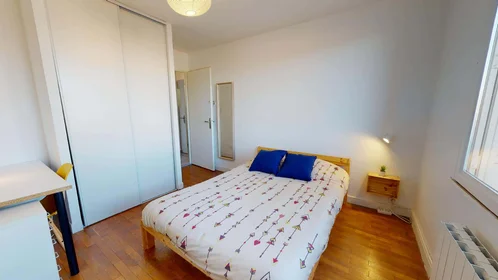 Private room at 90 Rue Greuze, 69100 Villeurbanne, France, image 2 of 13