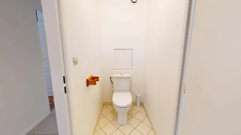 Private room at 11 Rue Lafontaine, 69100 Villeurbanne, France, image 16 of 16