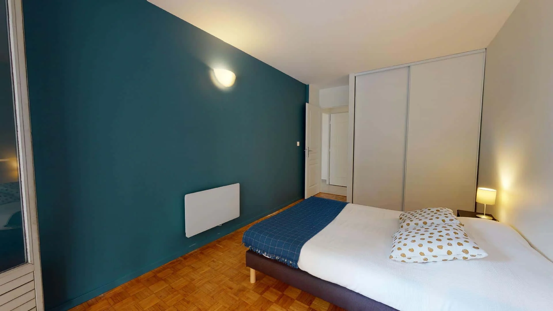 Student-friendly room in  with modern amenities
