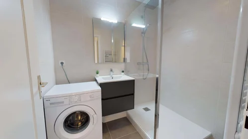 Private room at 11 Rue Lafontaine, 69100 Villeurbanne, France, image 10 of 14