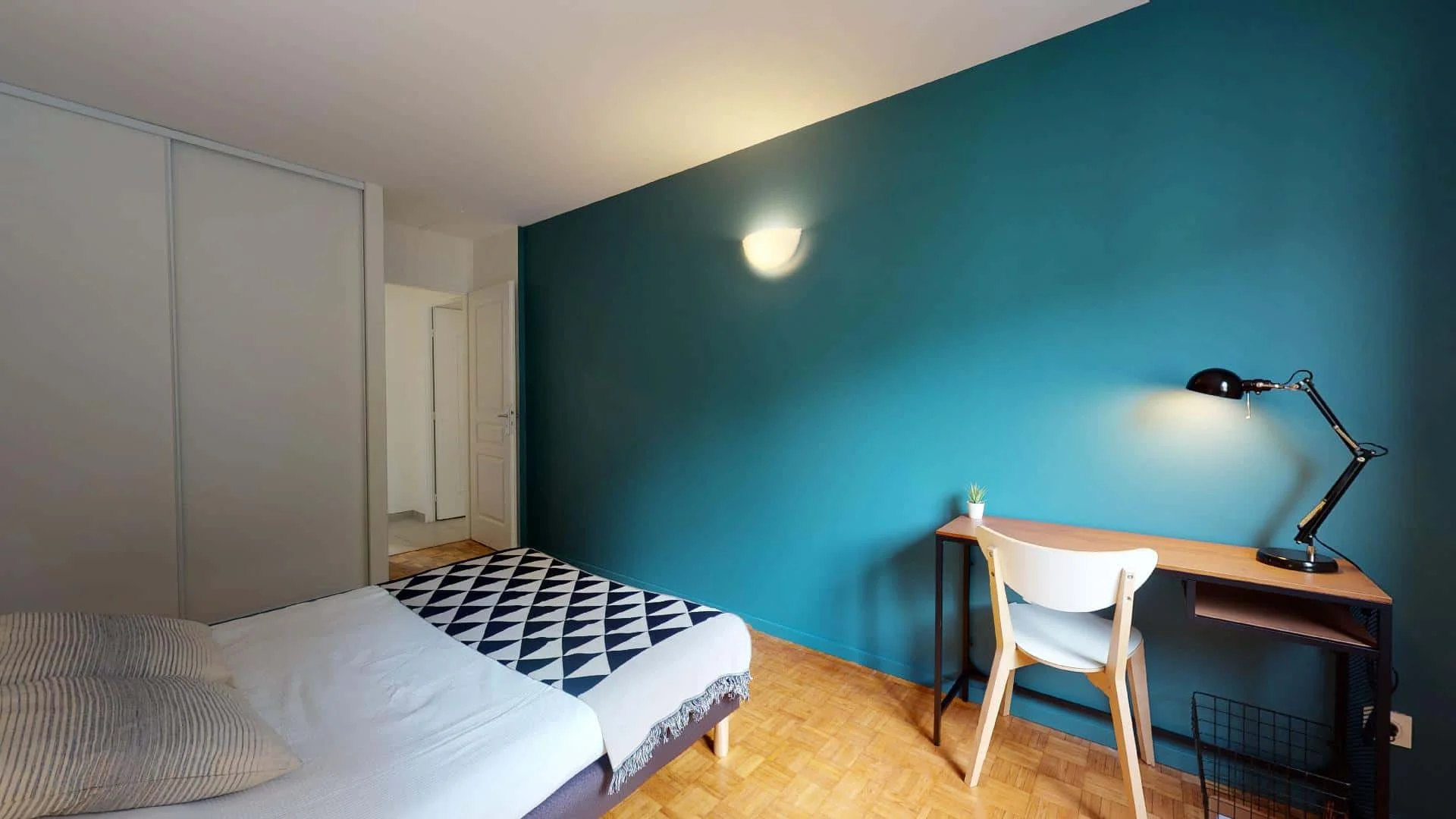 Affordable room for students with ample lighting in 