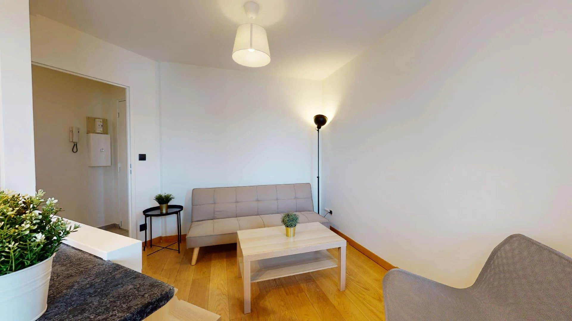 Budget-friendly student room close to campus in 
