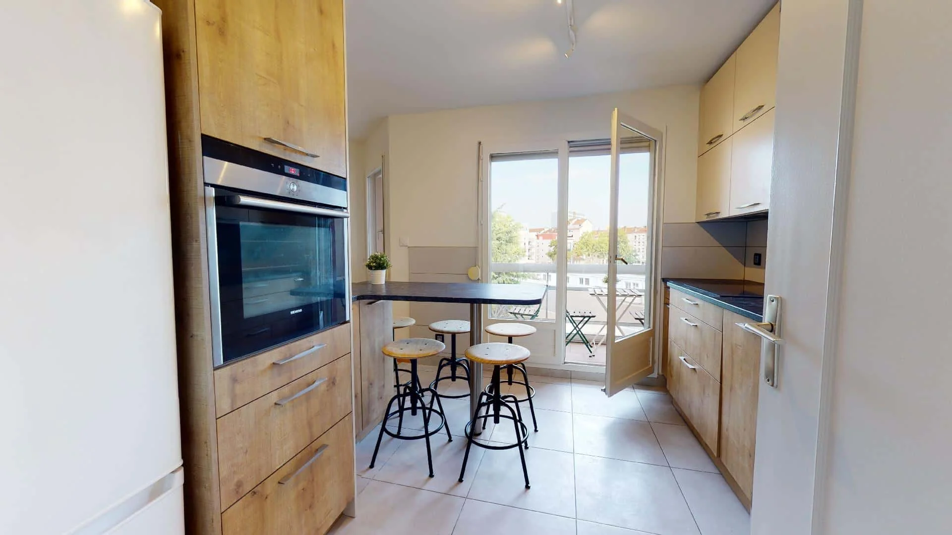 Student-friendly room in  with modern amenities