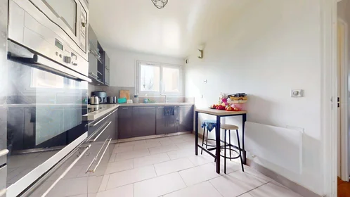 Habitación privada en 5 Rue des Blés d'Or, 78180 Montigny-le-Bretonneux, France, imagen 13 de 24