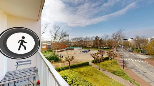 Habitación privada en 5 Rue des Blés d'Or, 78180 Montigny-le-Bretonneux, France, imagen 16 de 24