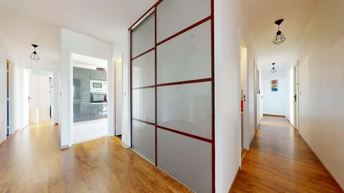 Habitación privada en 5 Rue des Blés d'Or, 78180 Montigny-le-Bretonneux, France, imagen 22 de 24