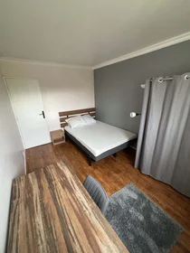 Habitación privada en 5 Rue des Blés d'Or, 78180 Montigny-le-Bretonneux, France, imagen 4 de 24