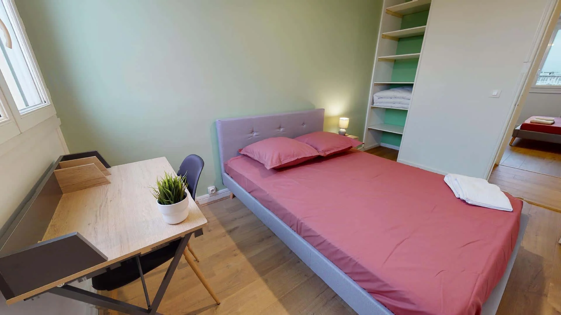 Budget-friendly student room close to campus in