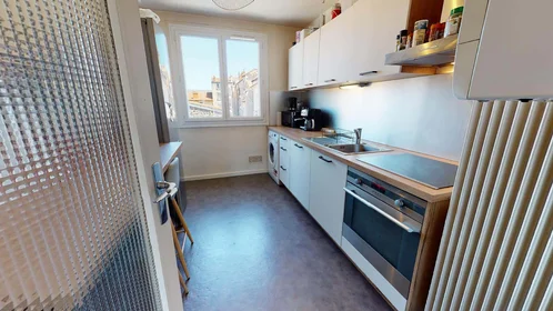 Quarto privado em 2 Rue Victor Hugo, 63000 Clermont-Ferrand, France, imagem 7 de 13