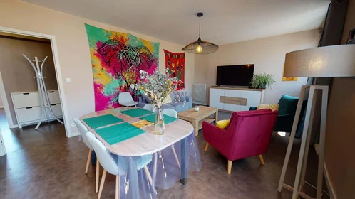 Quarto privado em 2 Rue Victor Hugo, 63000 Clermont-Ferrand, France, imagem 10 de 13
