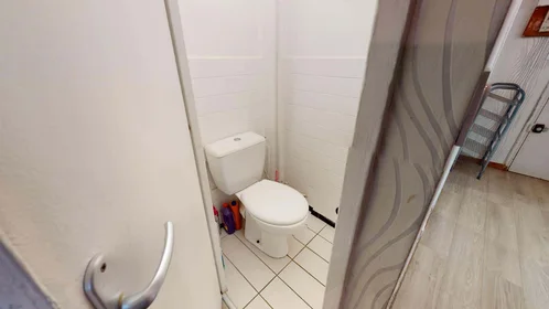Chambre privée à 21 Rue Alfred Brinon, 69100 Villeurbanne, France, image 22 de 22