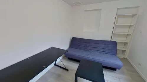 Dairenin tamamı konumu 74 Rue Labedoyere, 76600 Le Havre, France, 3 10 görüntüsü