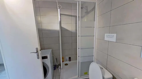 Özel oda konumu 55 Rue Berthelot, 76600 Le Havre, France, 15 15 görüntüsü