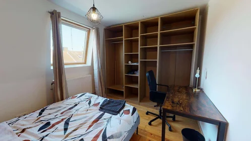 Habitación privada en 7 Rue d'Austerlitz, 59100 Roubaix, France, imagen 1 de 18