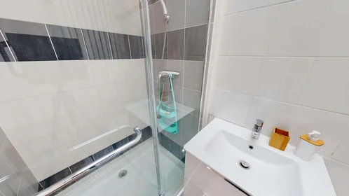 Habitación privada en 7 Rue d'Austerlitz, 59100 Roubaix, France, imagen 12 de 18