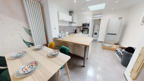 Habitación privada en 7 Rue d'Austerlitz, 59100 Roubaix, France, imagen 5 de 18