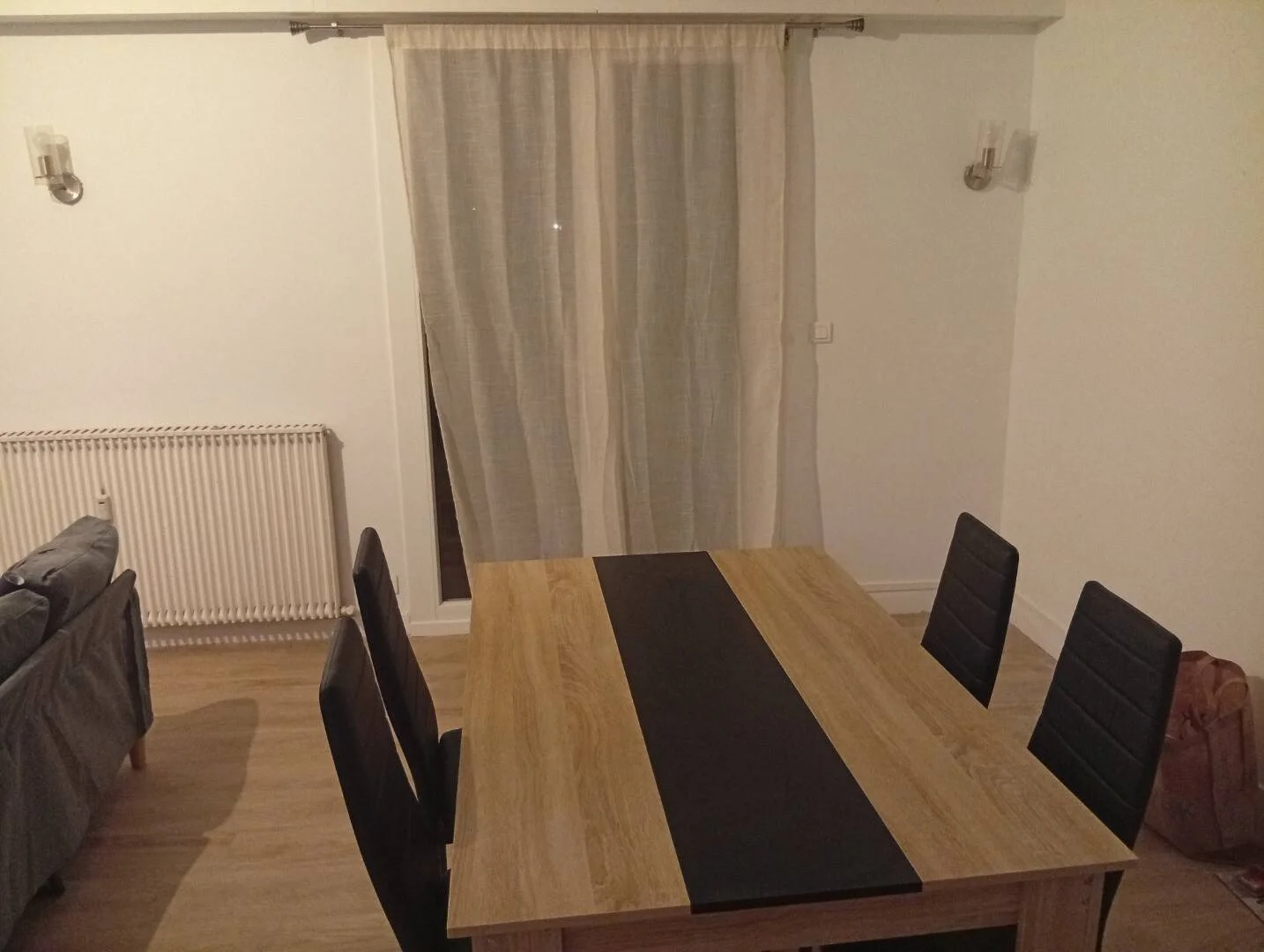 Habitación estudiantil amplia y cómoda en 