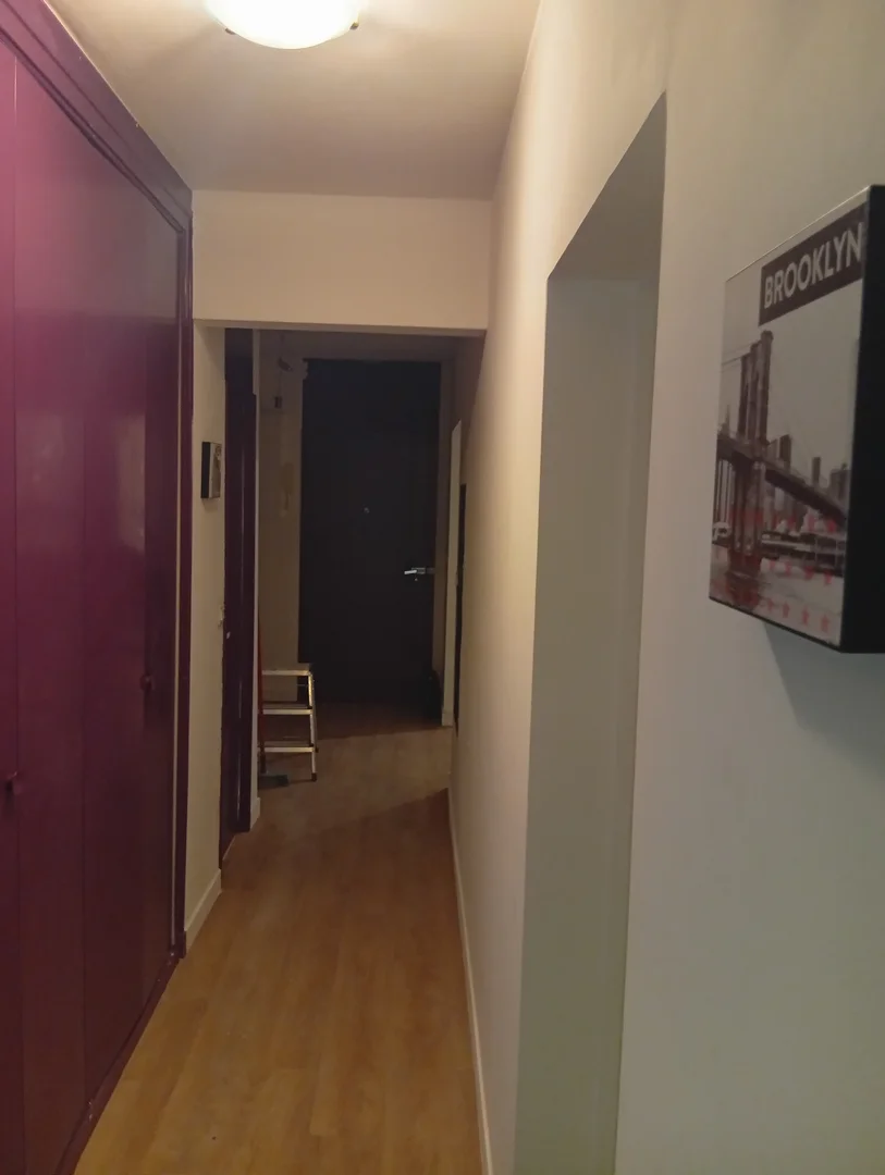 Habitación acogedora para estudiantes disponible en 