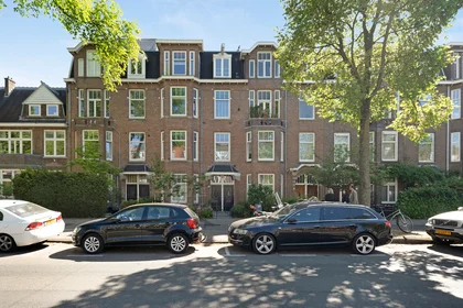 Entire apartment at Hoofdweg, image 1 of 10