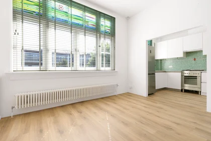 Entire apartment at Hoofdweg, image 4 of 10