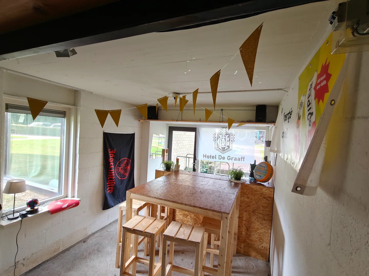 'de öğrenci dairesinde, tamamen mobilyalı kiralık oda