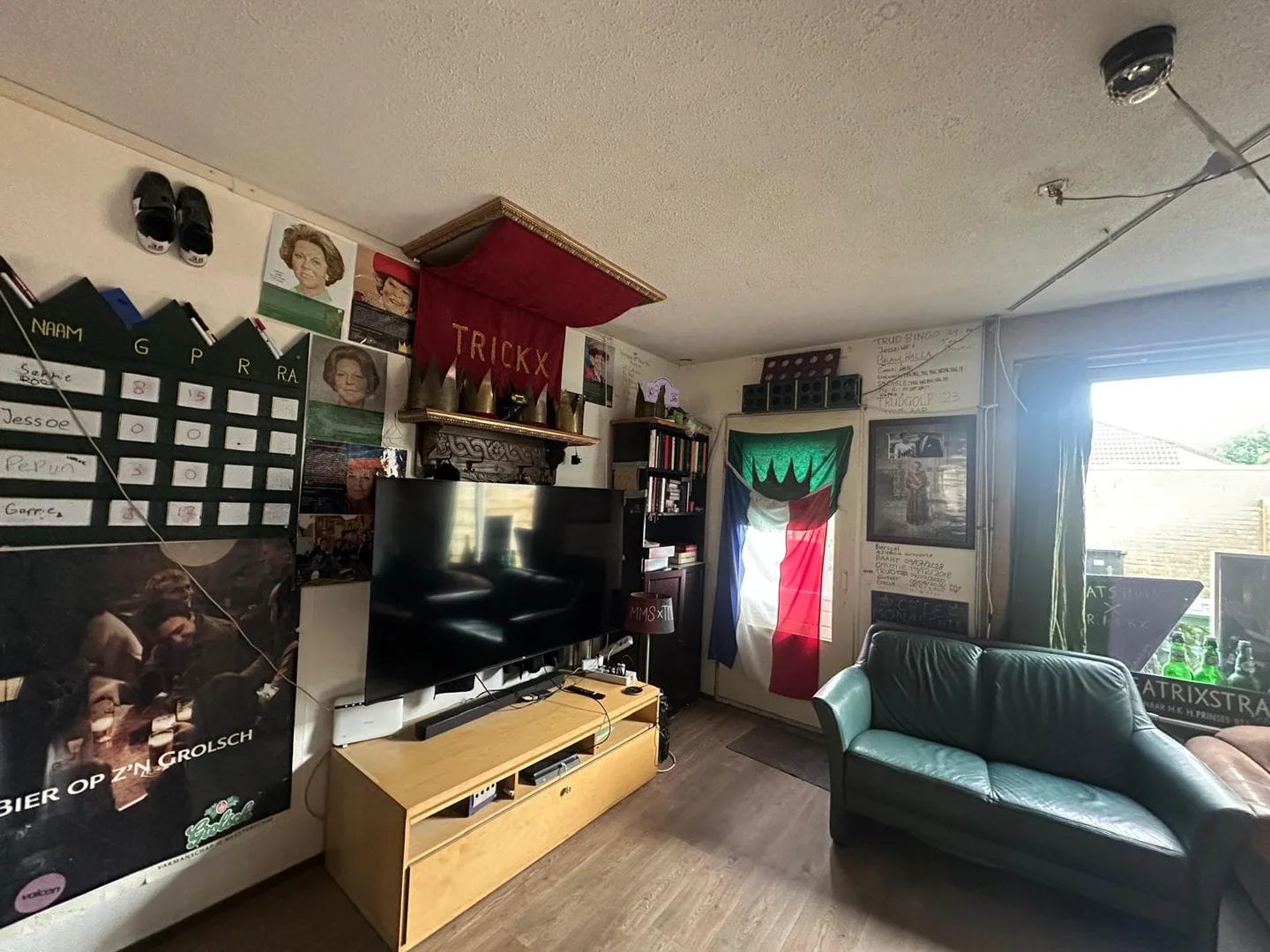 Room for rent in student apartment in , fully furnished
