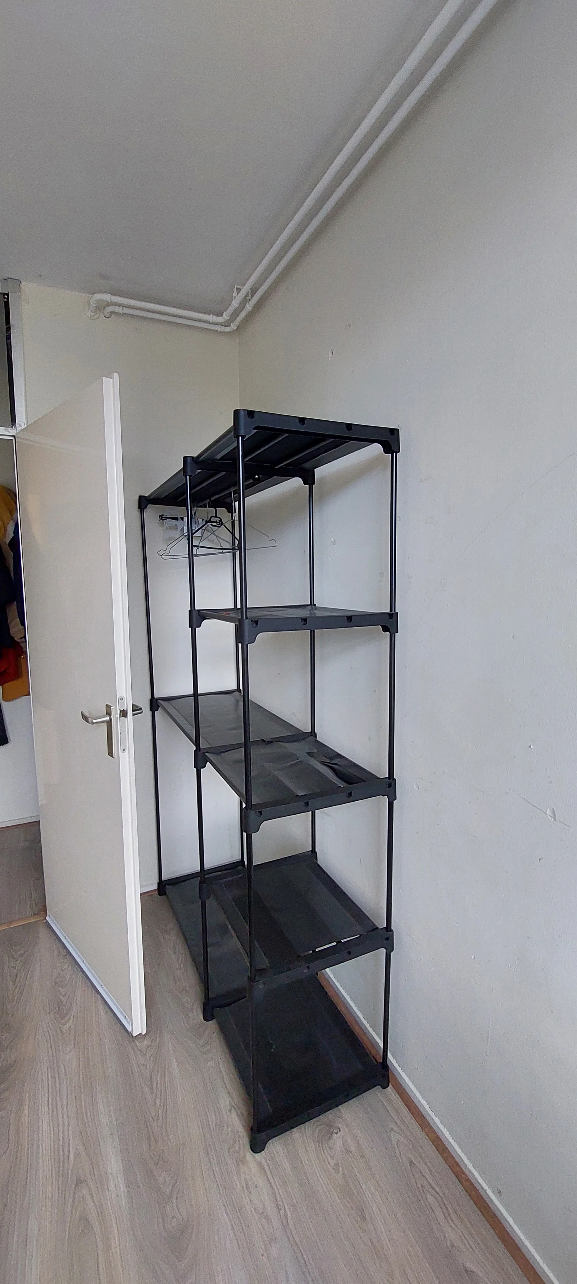 Habitación para estudiantes en con área de estudio y facilidades compartidas