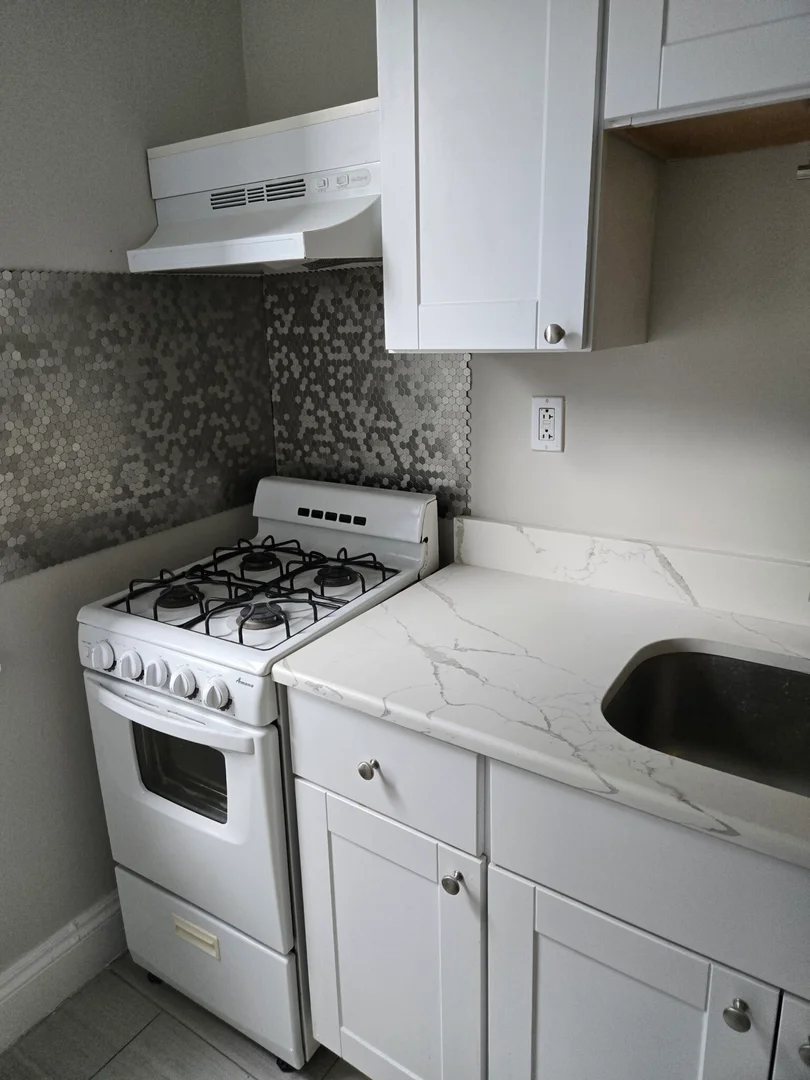 Self-contained studio for students in central 