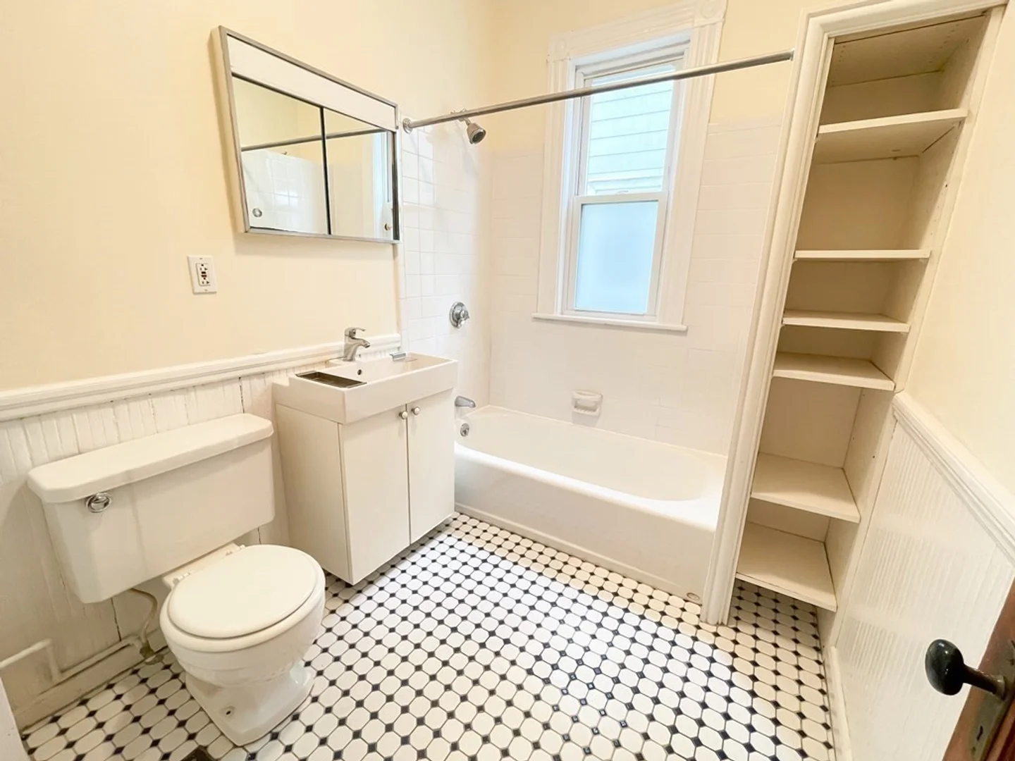 22, Gibson, Unit 2, Dorchester, Boston, MA, 02122