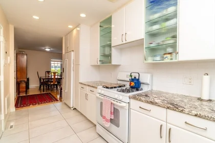 Appartamento intero in residence in 26, Lake Shore Ct., Unit 1, Brighton, Boston, MA, 02135, immagine 10 di 15