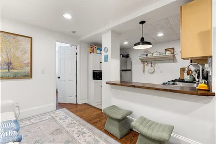 Appartamento intero in residence in 302, K St., Unit B, South Boston, Boston, MA, 02127, immagine 7 di 19