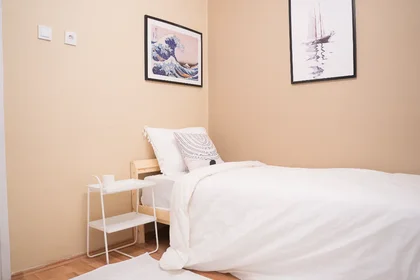 Habitación privada en Kuyubaşı Sokak, imagen 1 de 10