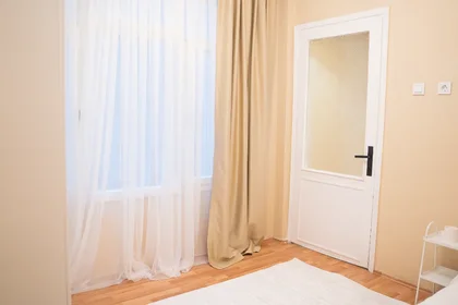 Stanza privata in Kuyubaşı Sokak, immagine 6 di 18