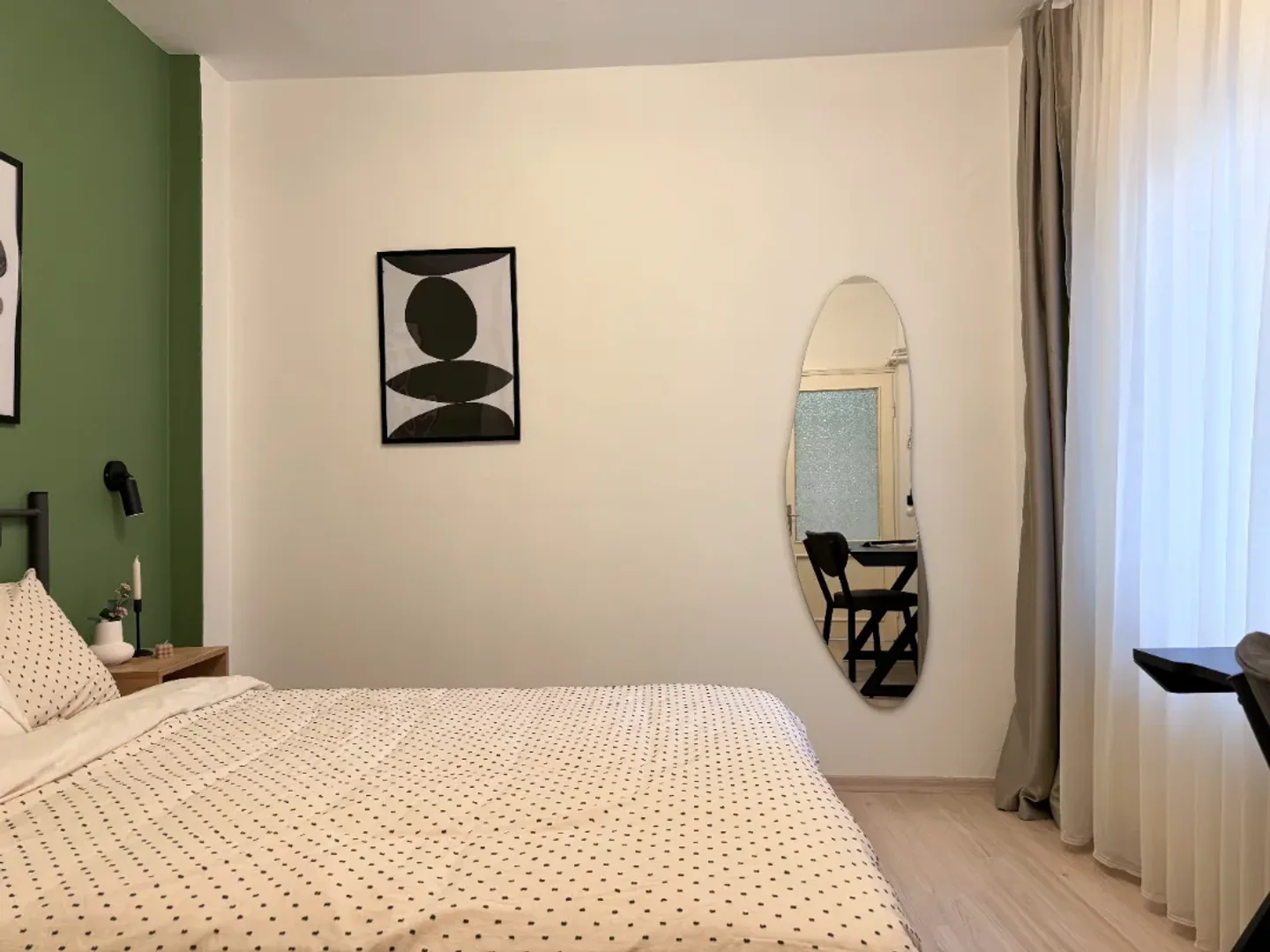 'da ders çalışmak için mükemmel olan fonksiyonel öğrenci odası