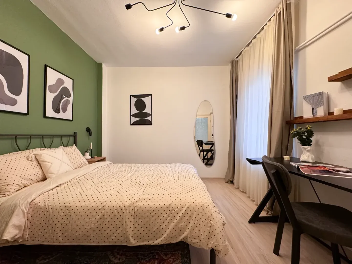  bölgesinde uygun konuma sahip ekonomik öğrenci odası