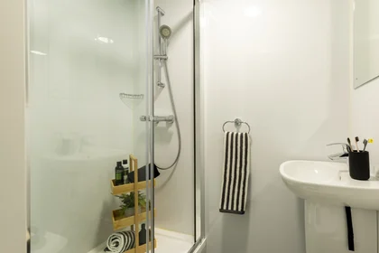 Stanza privata in residence in Globe Works, 20 Cliveland St, Birmingham B19 3SH, United Kingdom           , immagine 23 di 49