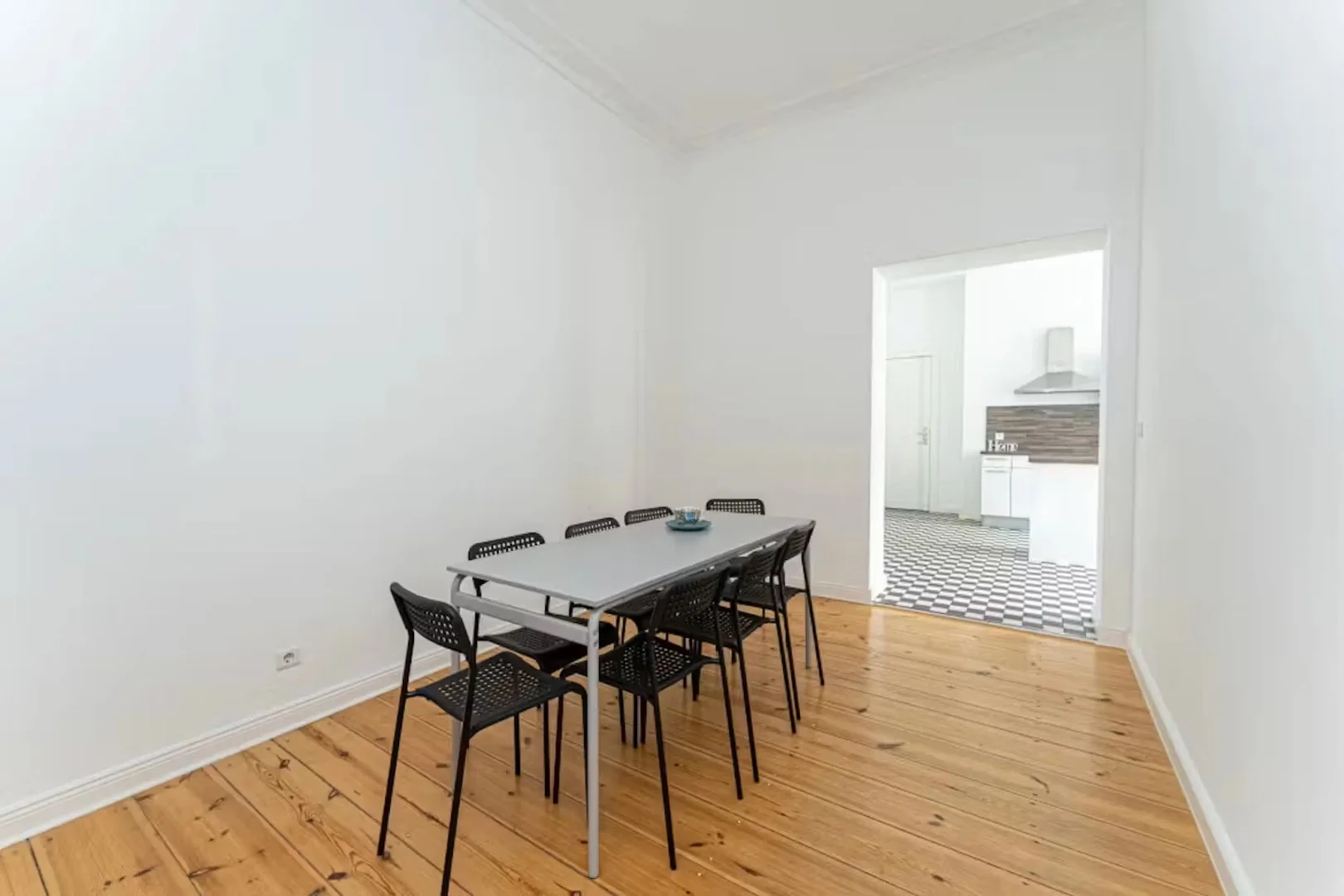 Quarto para alugar em apartamento de estudantes em , totalmente mobilado