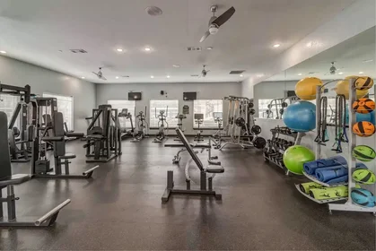 Habitación privada en Elmont Drive, imagen 13 de 49