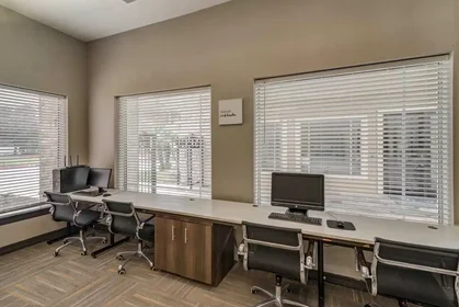 Habitación privada en Elmont Drive, imagen 18 de 49
