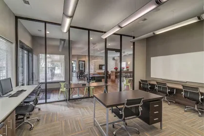 Habitación privada en Elmont Drive, imagen 19 de 49