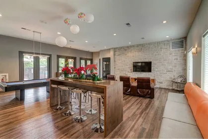Habitación privada en Elmont Drive, imagen 25 de 49